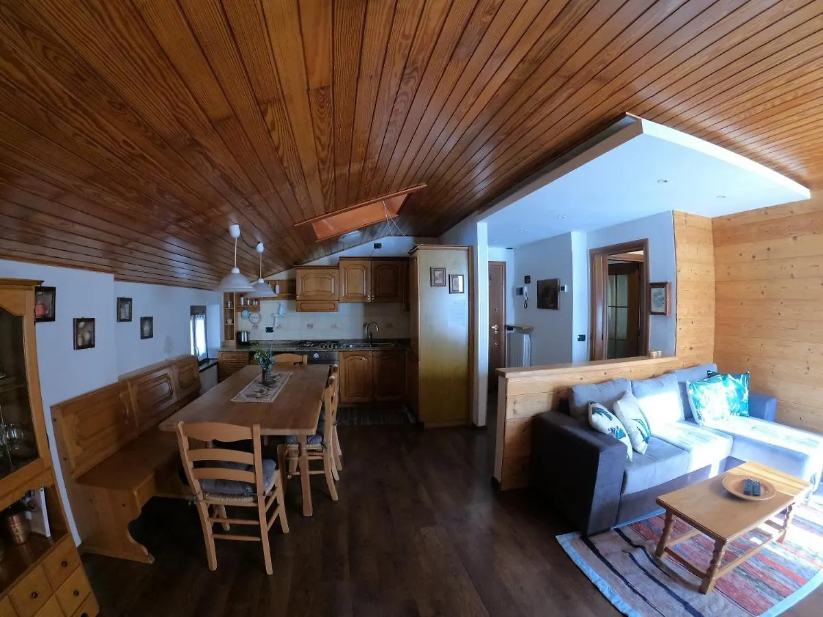 Apartment Mansarda Bellavista - Your Mountain Holiday Premana Italy